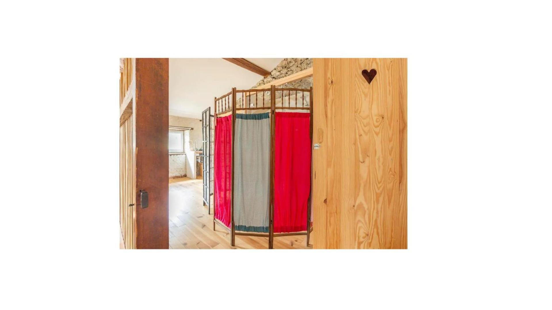 Chambre Triple Deluxe - Gite De La Louve Fougax-et-Barrineuf Luaran gambar