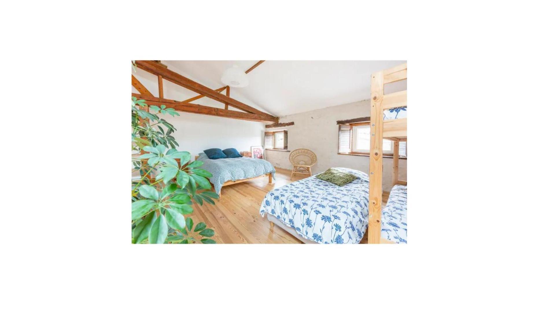 Chambre Triple Deluxe - Gite De La Louve Fougax-et-Barrineuf Luaran gambar